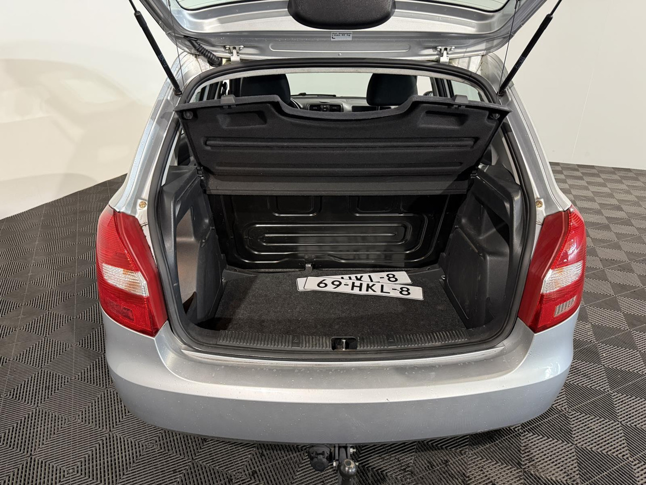 Skoda Fabia 1.2 Plus | 2009 | 170.789 km | 69-HKL-8 - Хэтчбек: фото 4 Skoda Fabia 1.2 Plus | 2009 | 170.789 km | 69-HKL-8 - Хэтчбек: фото 4