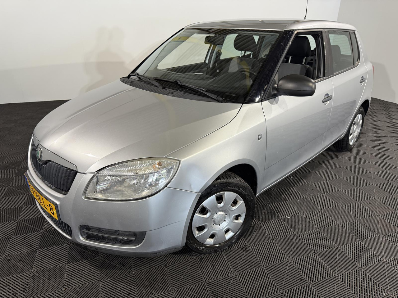 Skoda Fabia 1.2 Plus | 2009 | 170.789 km | 69-HKL-8 - Хэтчбек: фото 1 Skoda Fabia 1.2 Plus | 2009 | 170.789 km | 69-HKL-8 - Хэтчбек: фото 1
