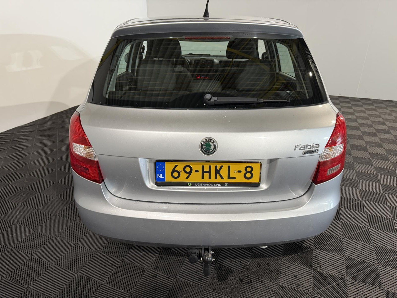Skoda Fabia 1.2 Plus | 2009 | 170.789 km | 69-HKL-8 - Хэтчбек: фото 3 Skoda Fabia 1.2 Plus | 2009 | 170.789 km | 69-HKL-8 - Хэтчбек: фото 3