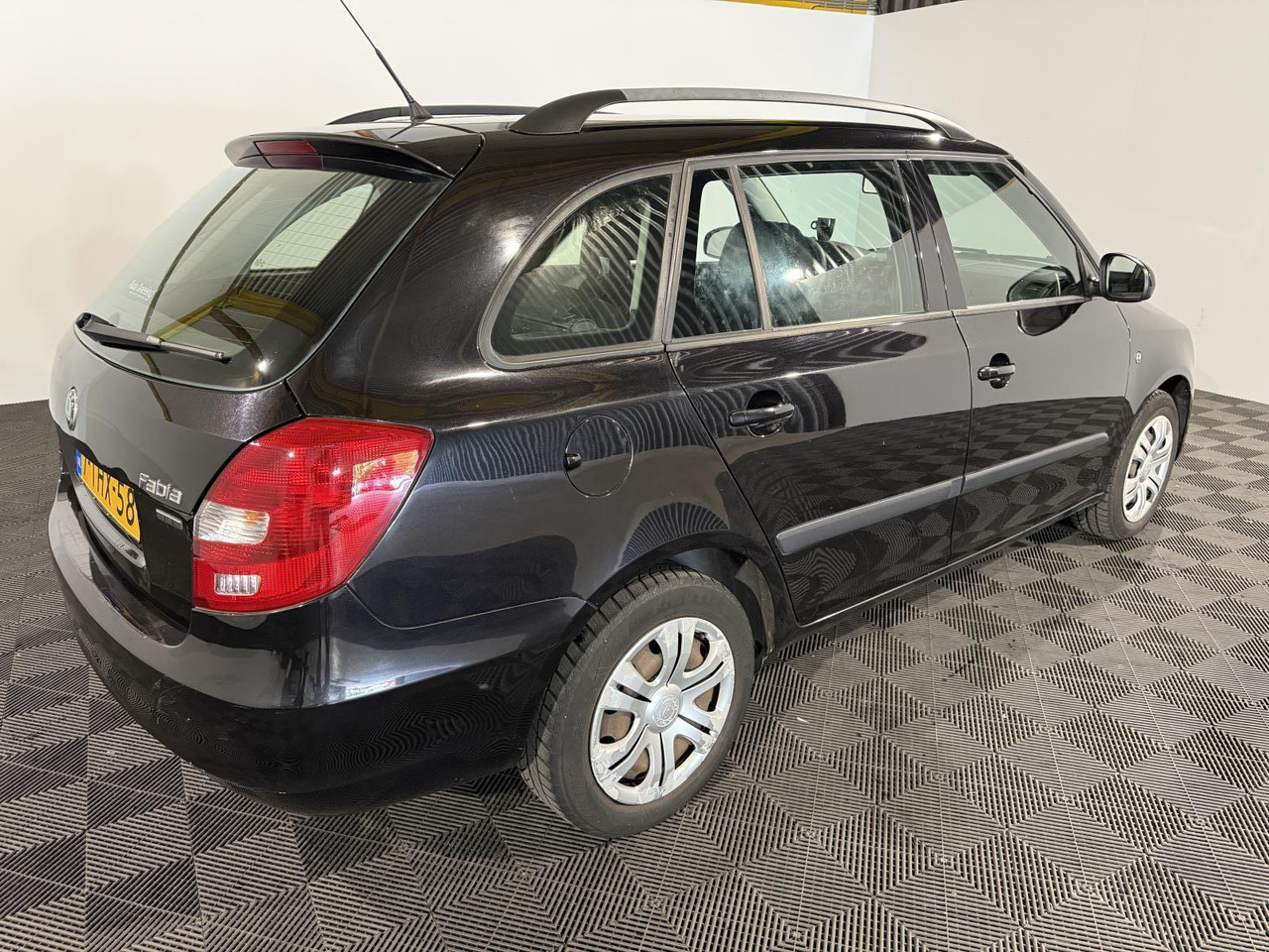 Skoda | Fabia Combi | 1.2 TSI Arctic | 2013 | 236.571 km | 7THX58 | Geen oordeel - Легковой автомобиль: фото 3 Skoda | Fabia Combi | 1.2 TSI Arctic | 2013 | 236.571 km | 7THX58 | Geen oordeel - Легковой автомобиль: фото 3