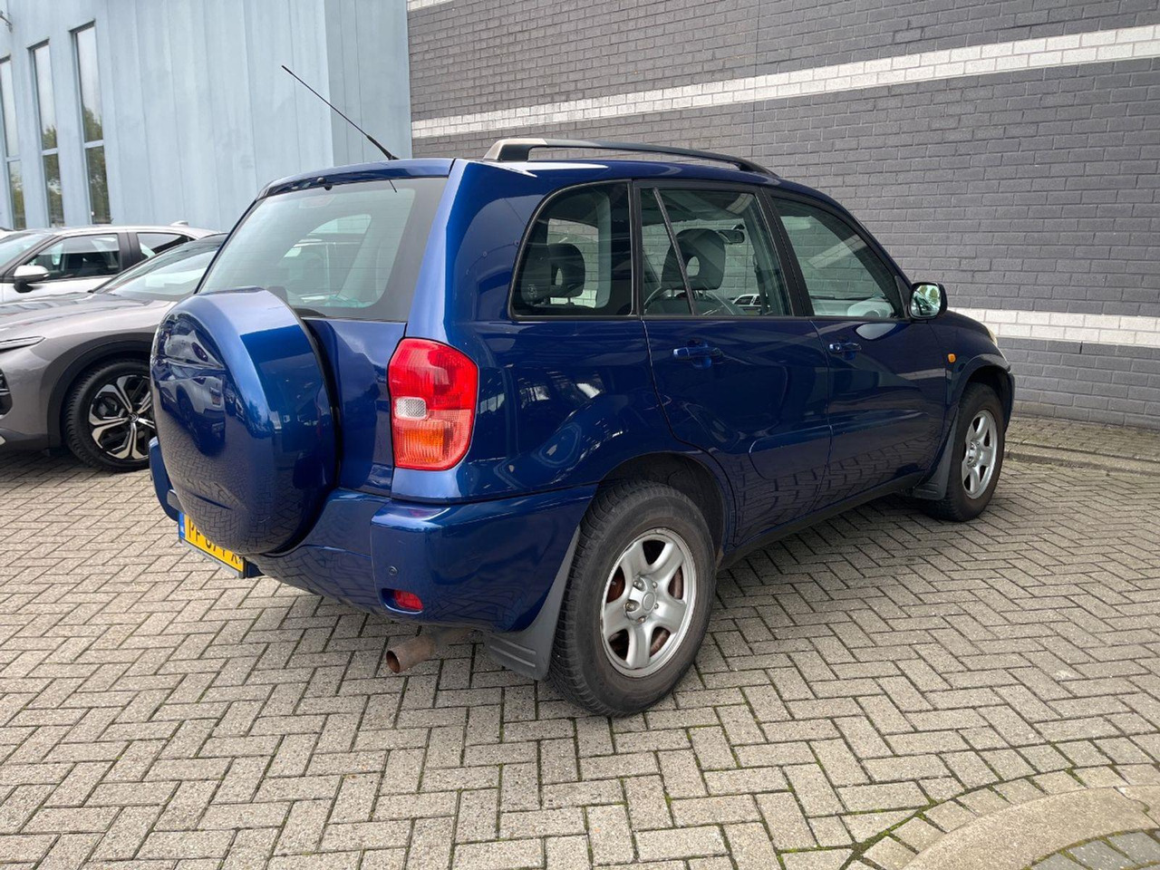 Toyota RAV4 1.8 - 16V VVT - i Luna | 2003 | 130.936 km | PF874X | NAP: Geen oordeel - Внедорожник: фото 4 Toyota RAV4 1.8 - 16V VVT - i Luna | 2003 | 130.936 km | PF874X | NAP: Geen oordeel - Внедорожник: фото 4