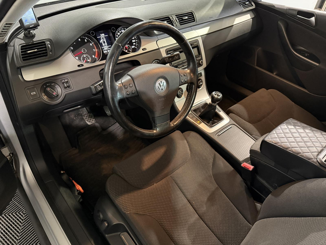 Volkswagen Passat 1.8 TFSI Comfortline 80-HKF-9 199.375 km - Легковой автомобиль: фото 5 Volkswagen Passat 1.8 TFSI Comfortline 80-HKF-9 199.375 km - Легковой автомобиль: фото 5