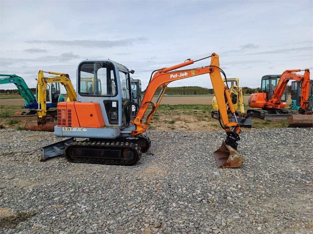 Pel-Job Volvo EB25.4 kallistuvalla liittimellä  в лизинг Pel-Job Volvo EB25.4 kallistuvalla liittimellä: фото 6