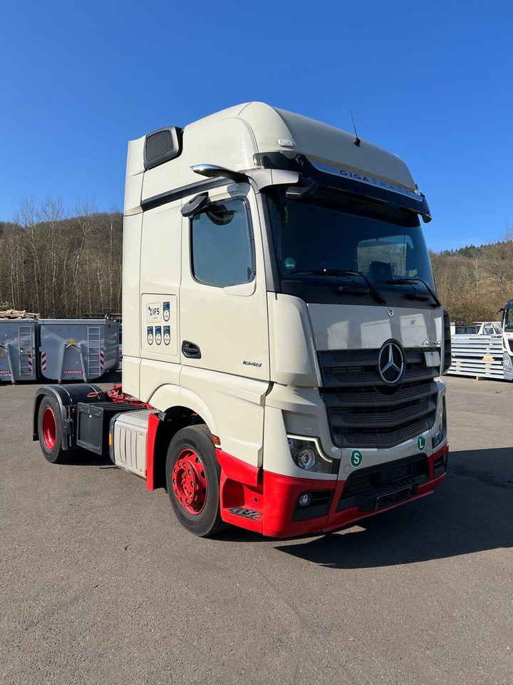 Mercedes-Benz Actros 1848 LS/GIGA/MirrorCam/Retarder/2instock - Тягач: фото 1 Mercedes-Benz Actros 1848 LS/GIGA/MirrorCam/Retarder/2instock - Тягач: фото 1