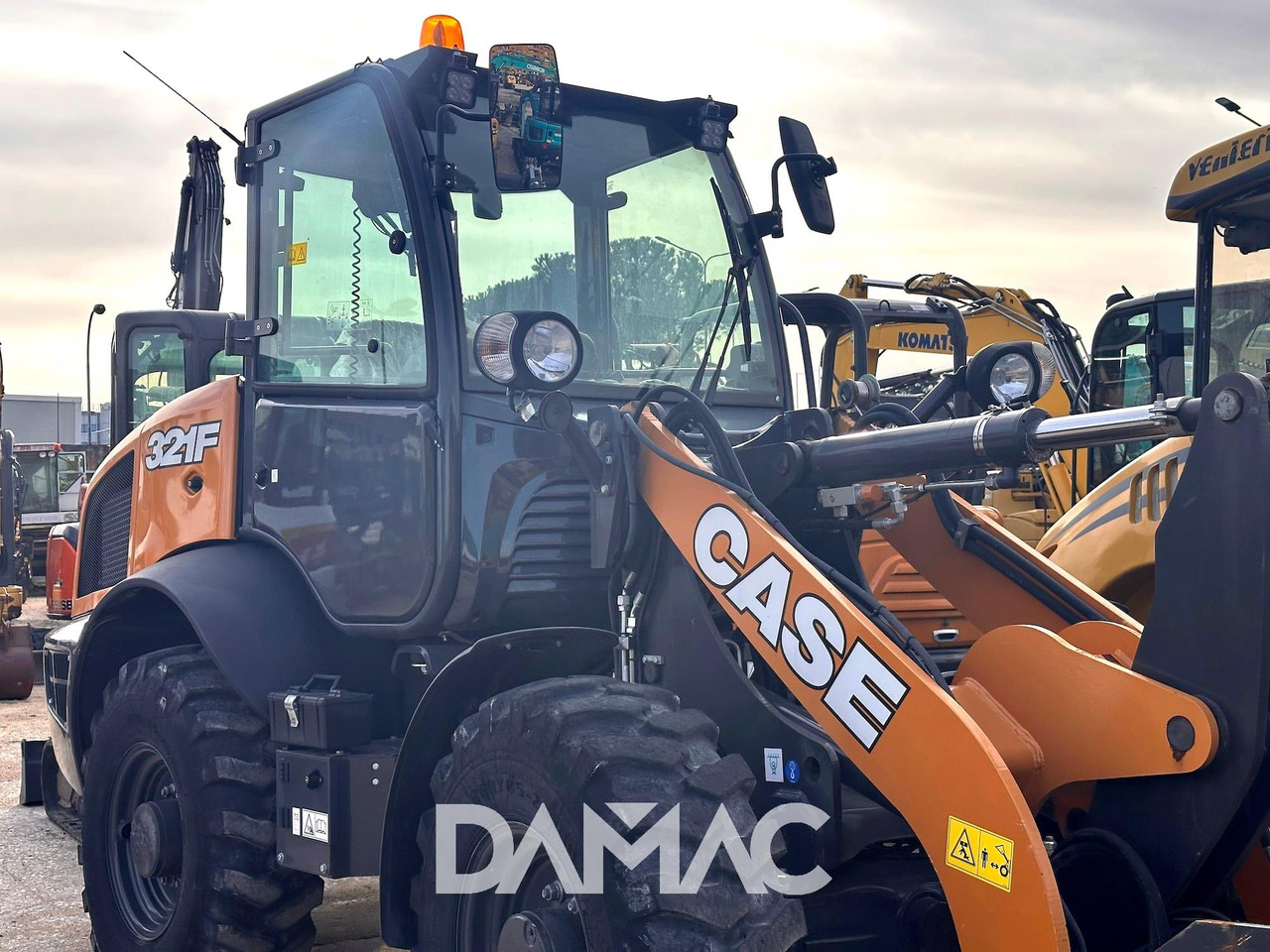 CASE 321F - Колёсный погрузчик: фото 5 CASE 321F - Колёсный погрузчик: фото 5