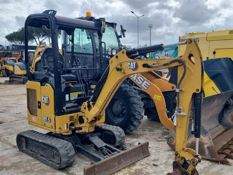 Caterpillar 301.5 - Мини-экскаватор: фото 1 Caterpillar 301.5 - Мини-экскаватор: фото 1