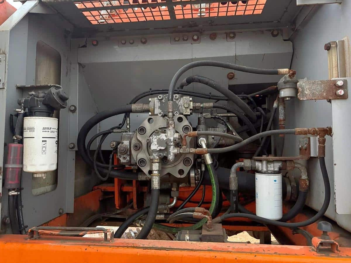 Гусеничный экскаватор FIAT KOBELCO E305: фото 11 Гусеничный экскаватор FIAT KOBELCO E305: фото 11