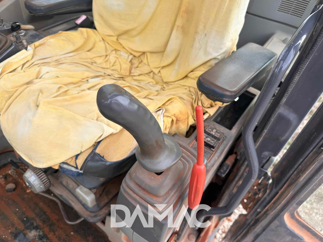 HITACHI ZX240N-3 - Гусеничный экскаватор: фото 5 HITACHI ZX240N-3 - Гусеничный экскаватор: фото 5