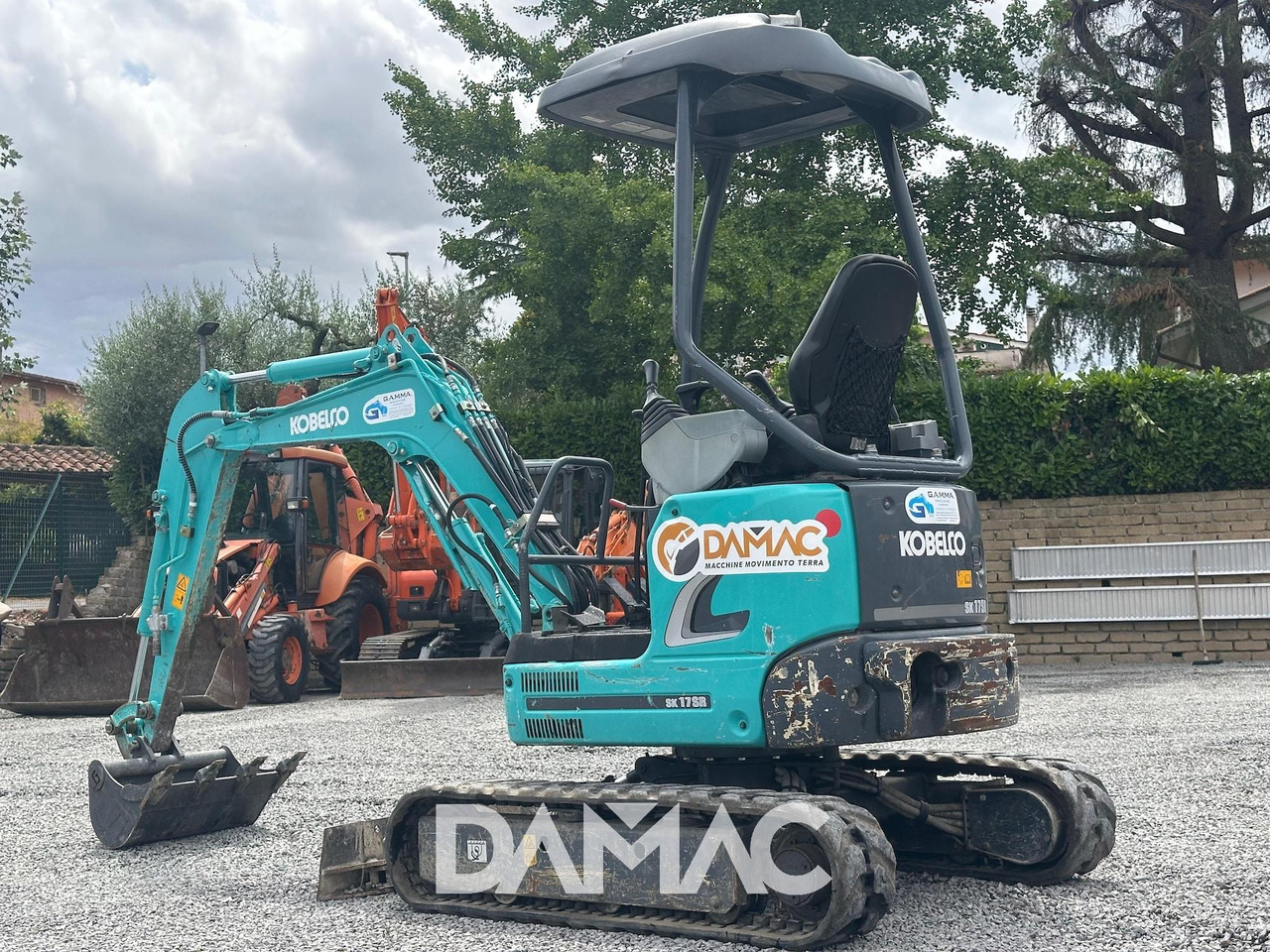 KOBELCO SK17SR-3E - Мини-экскаватор: фото 3 KOBELCO SK17SR-3E - Мини-экскаватор: фото 3