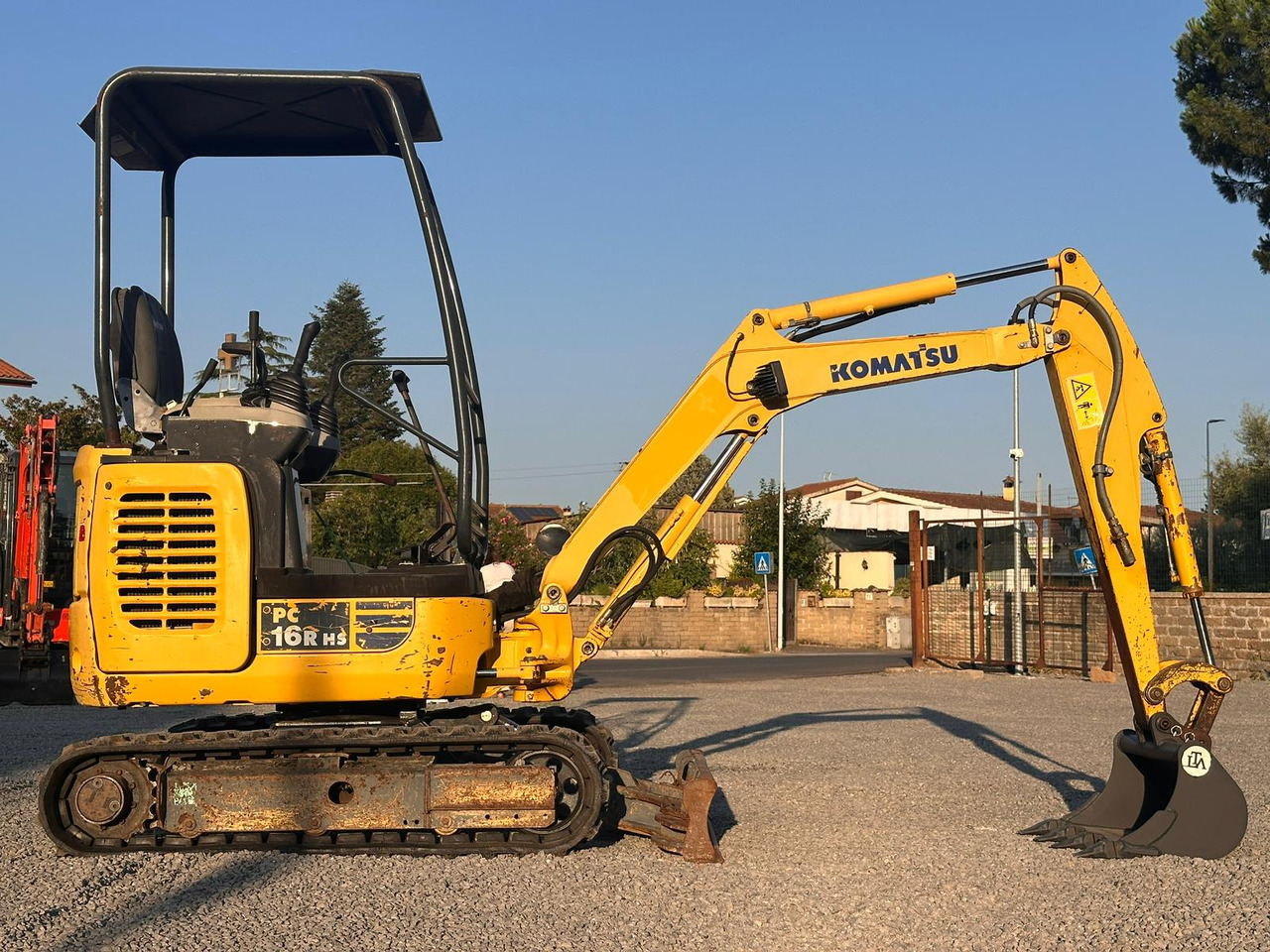 KOMATSU PC16R-3HS - Мини-экскаватор: фото 2 KOMATSU PC16R-3HS - Мини-экскаватор: фото 2
