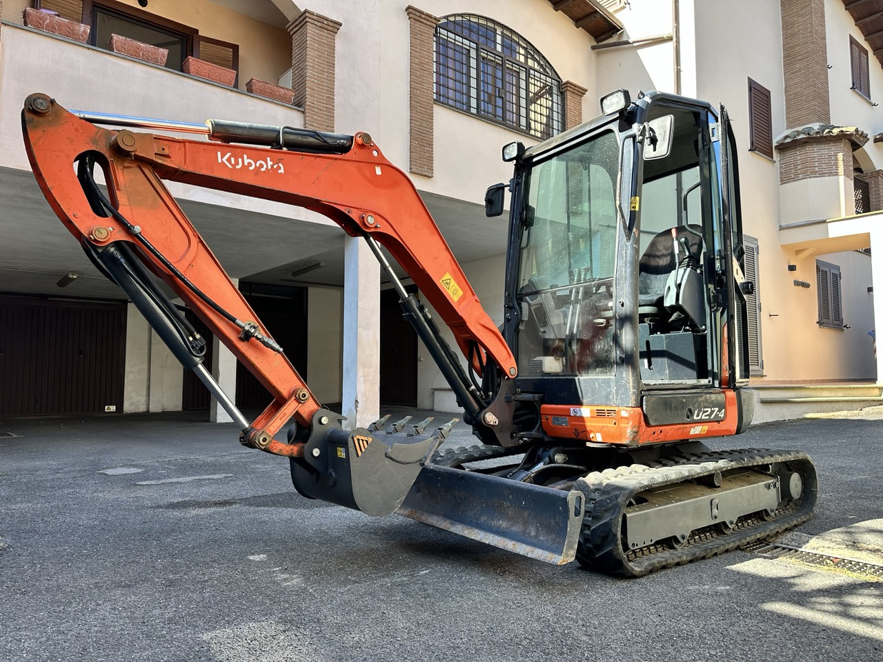 KUBOTA U27-4 - Мини-экскаватор: фото 1 KUBOTA U27-4 - Мини-экскаватор: фото 1