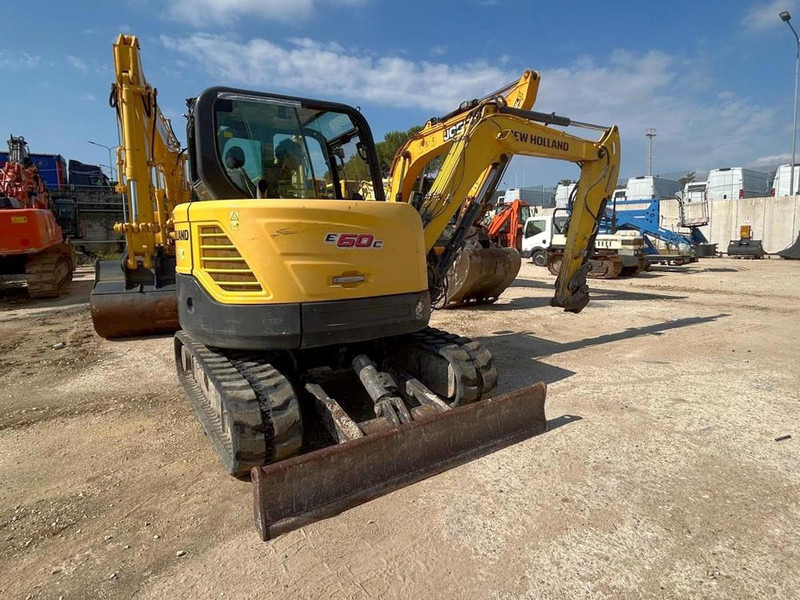 New Holland E60C - Мини-экскаватор: фото 3 New Holland E60C - Мини-экскаватор: фото 3
