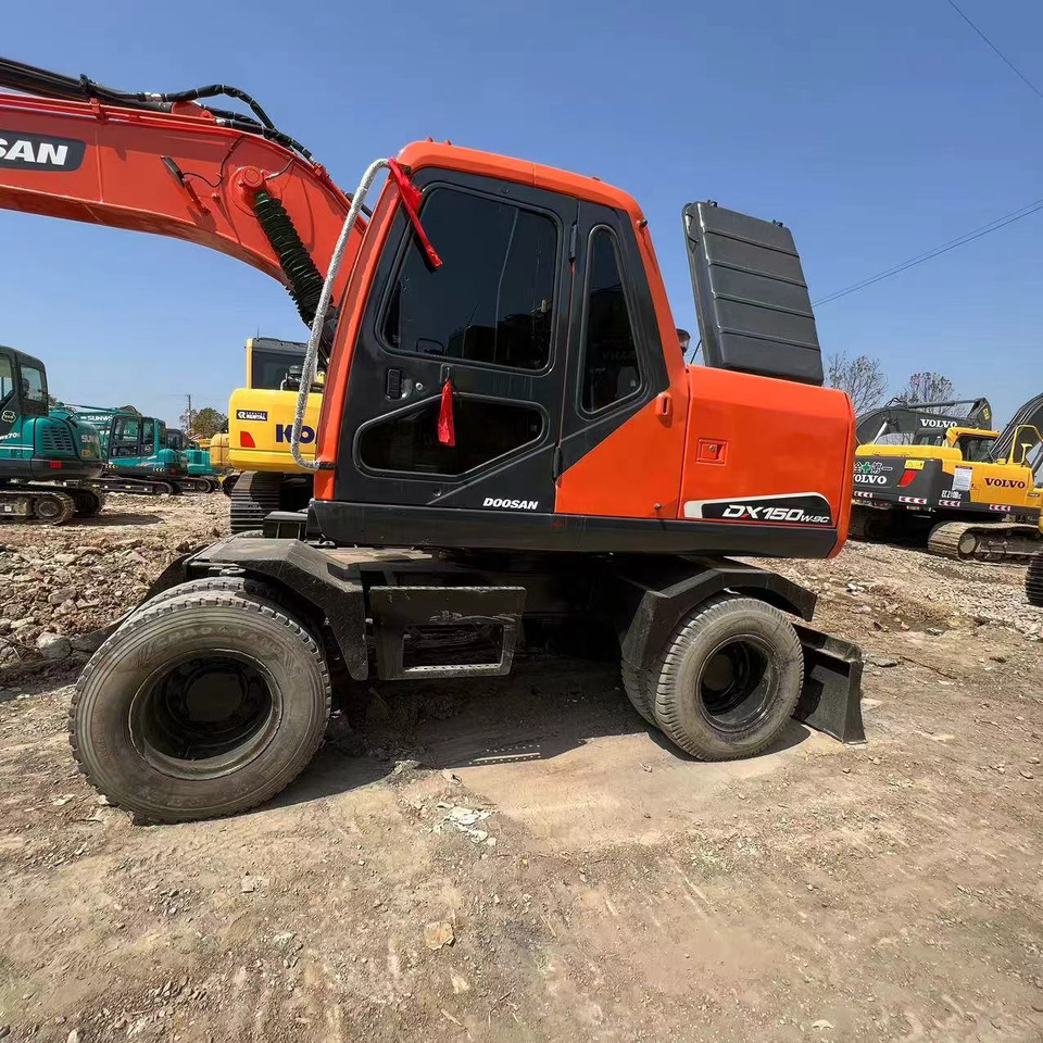 DOOSAN DH150W-7 - Колёсный экскаватор: фото 4 DOOSAN DH150W-7 - Колёсный экскаватор: фото 4