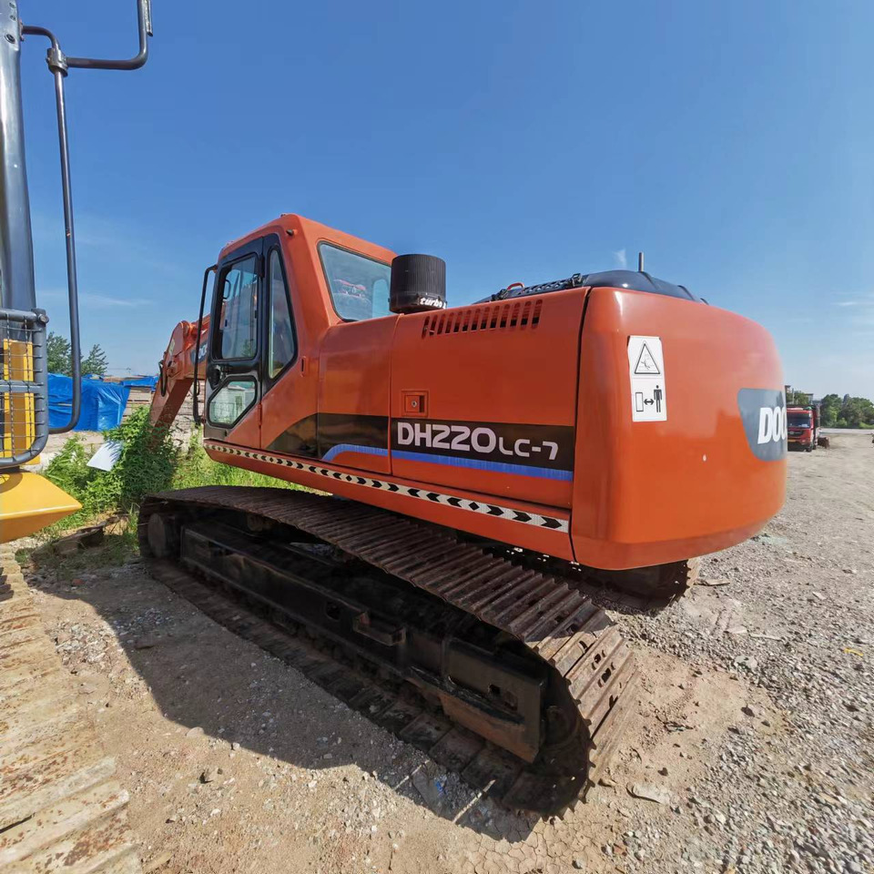 DOOSAN DH220 - Гусеничный экскаватор: фото 2 DOOSAN DH220 - Гусеничный экскаватор: фото 2