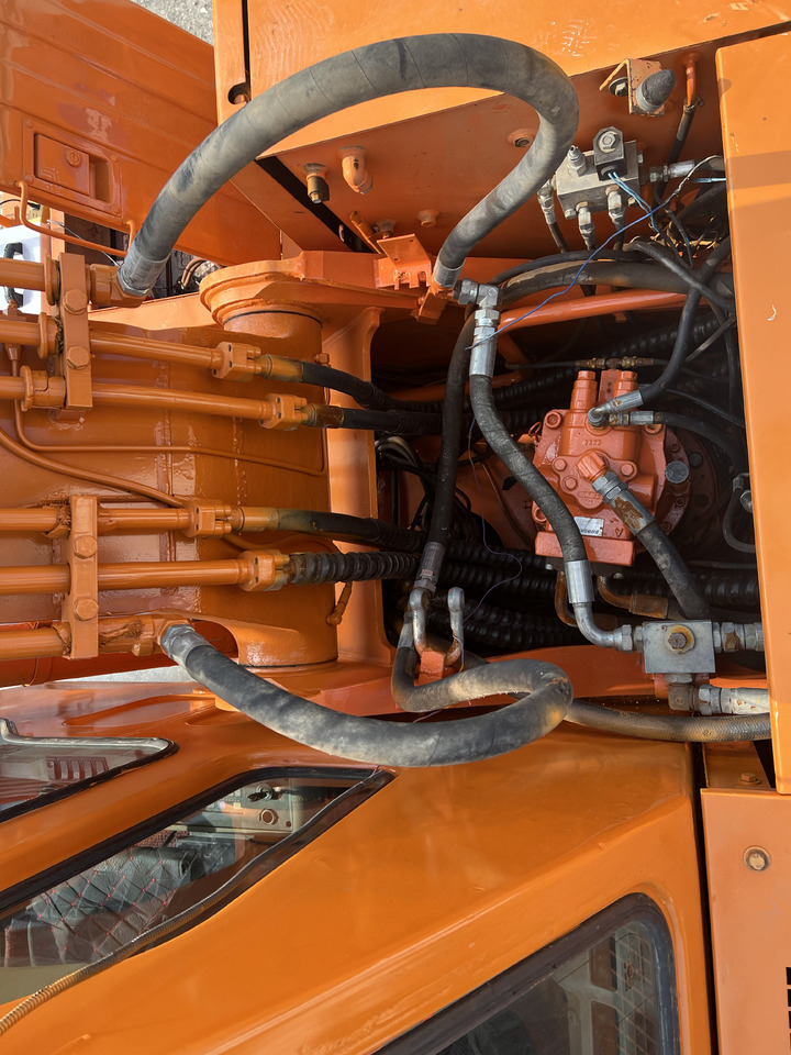 DOOSAN DX210 - Колёсный экскаватор: фото 4 DOOSAN DX210 - Колёсный экскаватор: фото 4