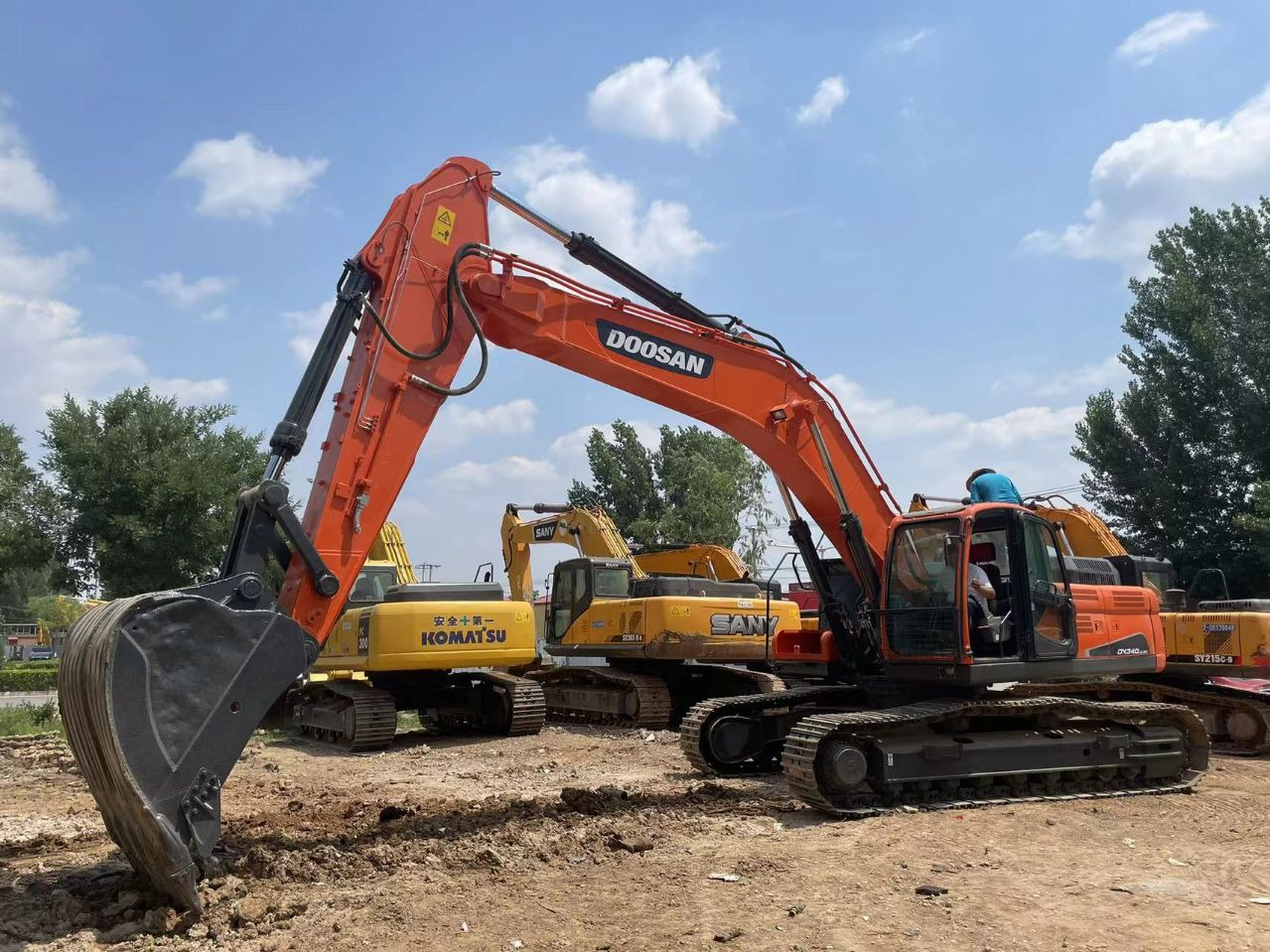 DOOSAN DX340 - Гусеничный экскаватор: фото 3 DOOSAN DX340 - Гусеничный экскаватор: фото 3