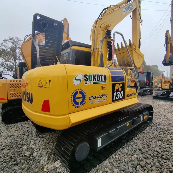 KOMATSU PC130 - Гусеничный экскаватор: фото 2 KOMATSU PC130 - Гусеничный экскаватор: фото 2