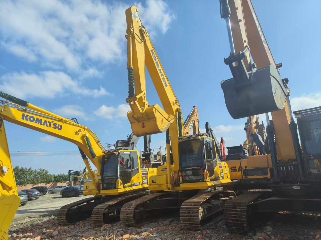 KOMATSU PC210LC-8 - Гусеничный экскаватор: фото 2 KOMATSU PC210LC-8 - Гусеничный экскаватор: фото 2