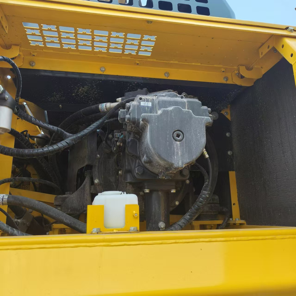 KOMATSU PC450 - Гусеничный экскаватор: фото 4 KOMATSU PC450 - Гусеничный экскаватор: фото 4