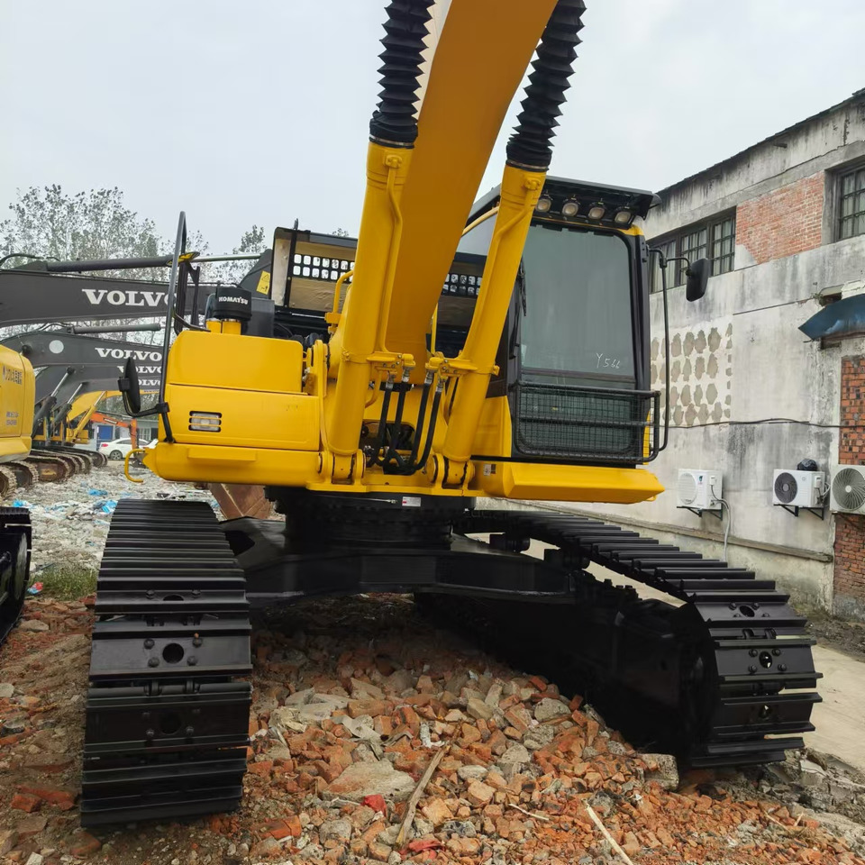 KOMATSU PC450 - Гусеничный экскаватор: фото 2 KOMATSU PC450 - Гусеничный экскаватор: фото 2