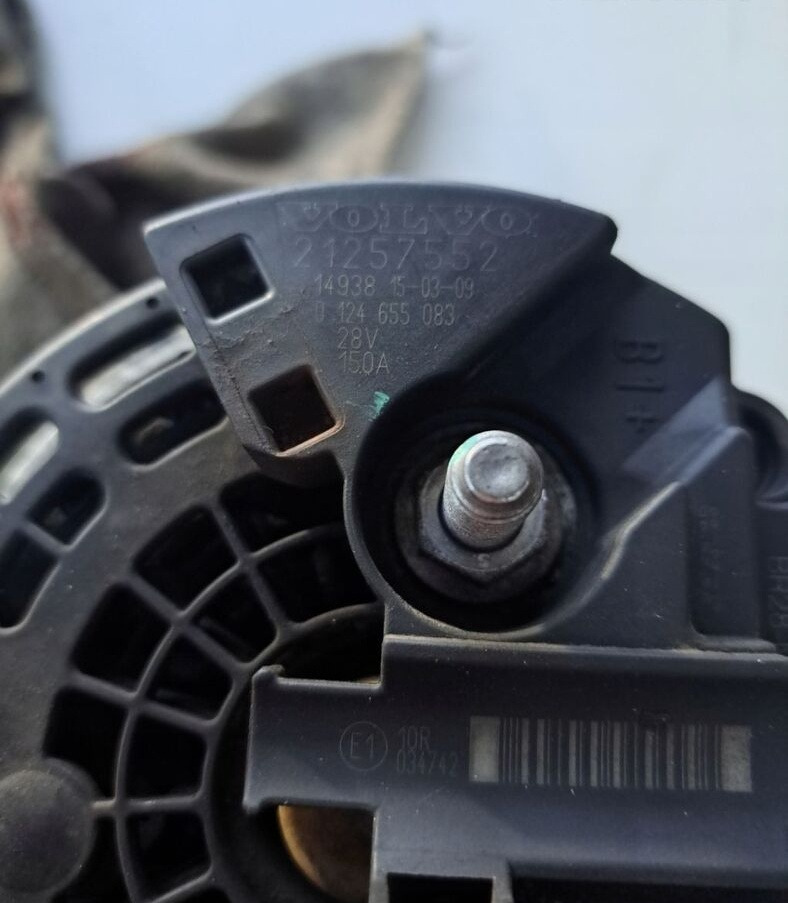 Bosch ALTERNATOR ORYGINAŁ VOLVO FH 4 FM 4 D13K 150A 21257552 - Генератор для Грузовиков: фото 3 Bosch ALTERNATOR ORYGINAŁ VOLVO FH 4 FM 4 D13K 150A 21257552 - Генератор для Грузовиков: фото 3
