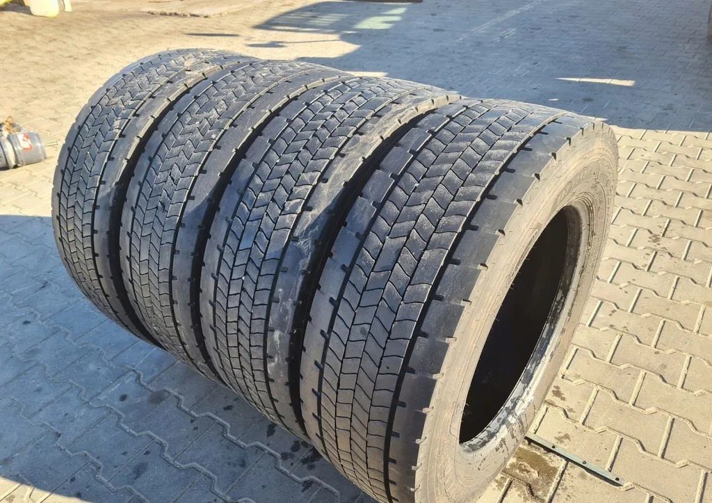 OPONY KOŁA TYŁ GOODYEAR FUELMAX D 295/60 R 22.5 4 szt. - Шина: фото 1 OPONY KOŁA TYŁ GOODYEAR FUELMAX D 295/60 R 22.5 4 szt. - Шина: фото 1