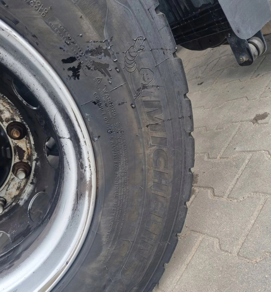 OPONY TYŁ NAPĘDOWE MICHELIN X MULTI ENERGY D2 315/70/22.5 4 szt. - Шина: фото 3 OPONY TYŁ NAPĘDOWE MICHELIN X MULTI ENERGY D2 315/70/22.5 4 szt. - Шина: фото 3