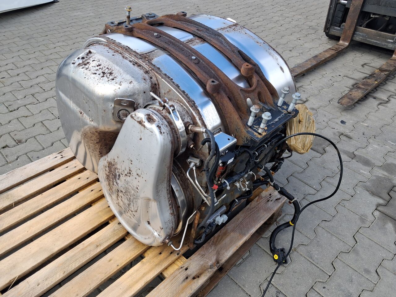 RENAULT KATALIZATOR TŁUMIK DPF FILTR KOMPLETNY RENAULT GAMA T RANGE VOLVO FH 4 FM 4 - Катализатор для Грузовиков: фото 2 RENAULT KATALIZATOR TŁUMIK DPF FILTR KOMPLETNY RENAULT GAMA T RANGE VOLVO FH 4 FM 4 - Катализатор для Грузовиков: фото 2