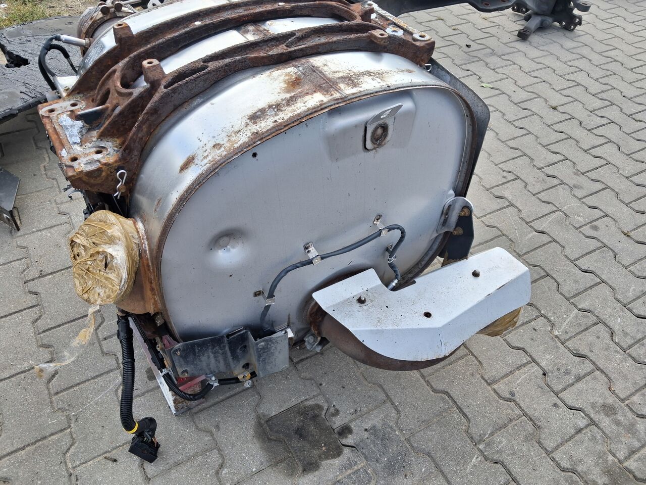 RENAULT KATALIZATOR TŁUMIK DPF FILTR KOMPLETNY RENAULT GAMA T RANGE VOLVO FH 4 FM 4 - Катализатор для Грузовиков: фото 3 RENAULT KATALIZATOR TŁUMIK DPF FILTR KOMPLETNY RENAULT GAMA T RANGE VOLVO FH 4 FM 4 - Катализатор для Грузовиков: фото 3