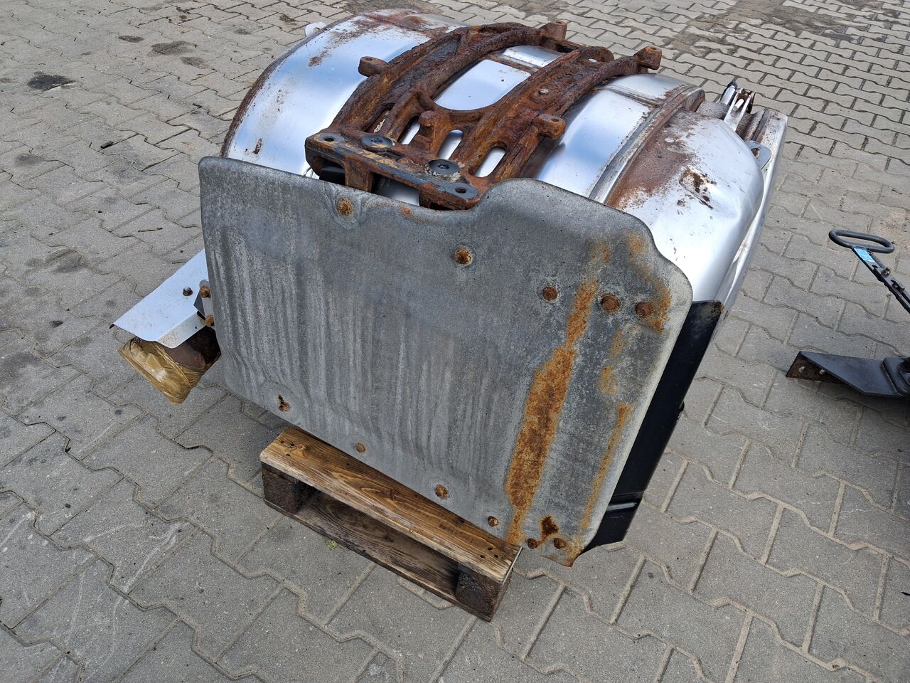 RENAULT KATALIZATOR TŁUMIK DPF FILTR KOMPLETNY RENAULT GAMA T RANGE VOLVO FH 4 FM 4 - Катализатор для Грузовиков: фото 4 RENAULT KATALIZATOR TŁUMIK DPF FILTR KOMPLETNY RENAULT GAMA T RANGE VOLVO FH 4 FM 4 - Катализатор для Грузовиков: фото 4