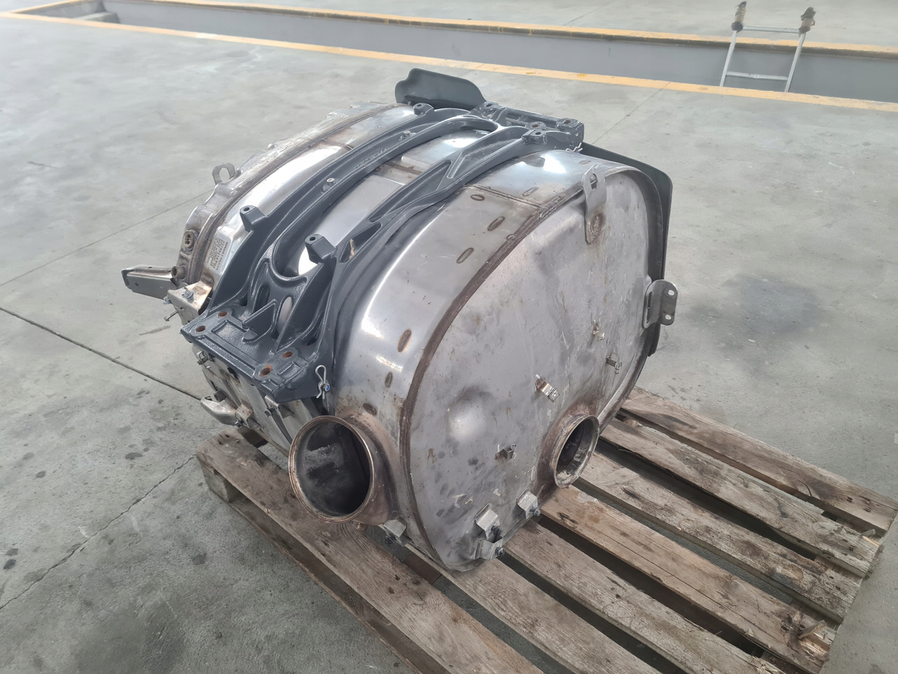 RENAULT KATALIZATOR TŁUMIK DPF FILTR VOLVO FH 5 FM 5 RENAULT GAMA T EVO NOWY MODEL - Катализатор для Грузовиков: фото 3 RENAULT KATALIZATOR TŁUMIK DPF FILTR VOLVO FH 5 FM 5 RENAULT GAMA T EVO NOWY MODEL - Катализатор для Грузовиков: фото 3