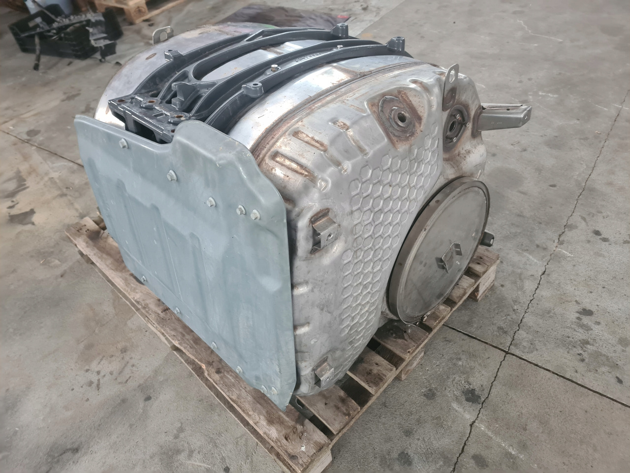 RENAULT KATALIZATOR TŁUMIK DPF FILTR VOLVO FH 5 FM 5 RENAULT GAMA T EVO NOWY MODEL - Катализатор для Грузовиков: фото 4 RENAULT KATALIZATOR TŁUMIK DPF FILTR VOLVO FH 5 FM 5 RENAULT GAMA T EVO NOWY MODEL - Катализатор для Грузовиков: фото 4