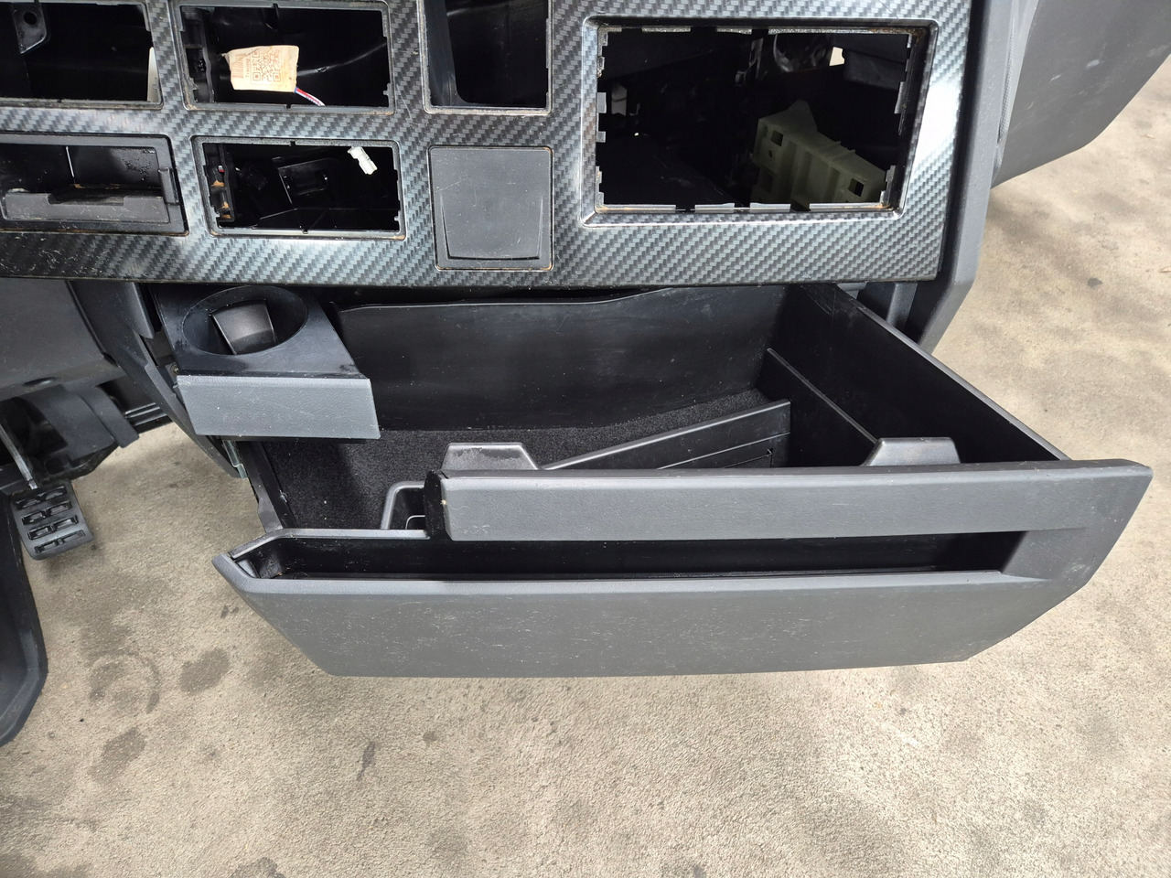 RENAULT KONSOLA KOMPLETNA KOKPIT DESKA PRZEKŁADKA ANGLIKA RENAULT GAMA T RANGE EVO - Кабина и интерьер для Грузовиков: фото 3 RENAULT KONSOLA KOMPLETNA KOKPIT DESKA PRZEKŁADKA ANGLIKA RENAULT GAMA T RANGE EVO - Кабина и интерьер для Грузовиков: фото 3