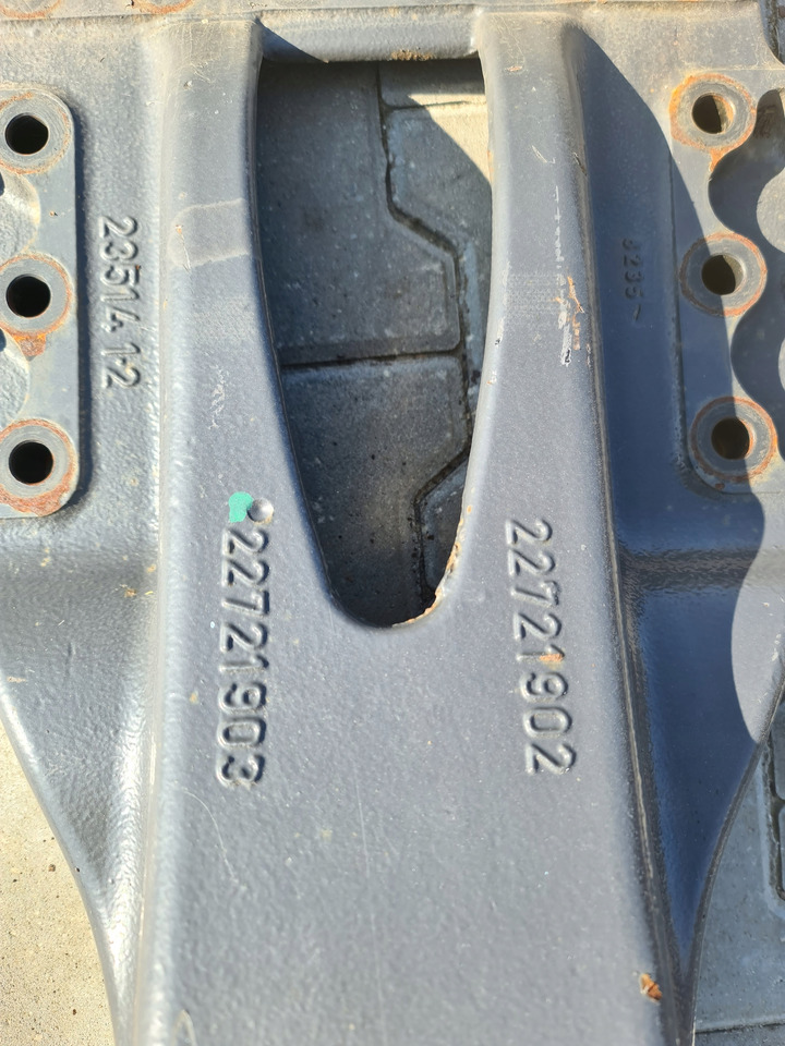 RENAULT ŁAPA MOCOWANIE PÓŁRESORA UCHO RENAULT GAMA RANGE T EVO - Подвеска для Грузовиков: фото 3 RENAULT ŁAPA MOCOWANIE PÓŁRESORA UCHO RENAULT GAMA RANGE T EVO - Подвеска для Грузовиков: фото 3