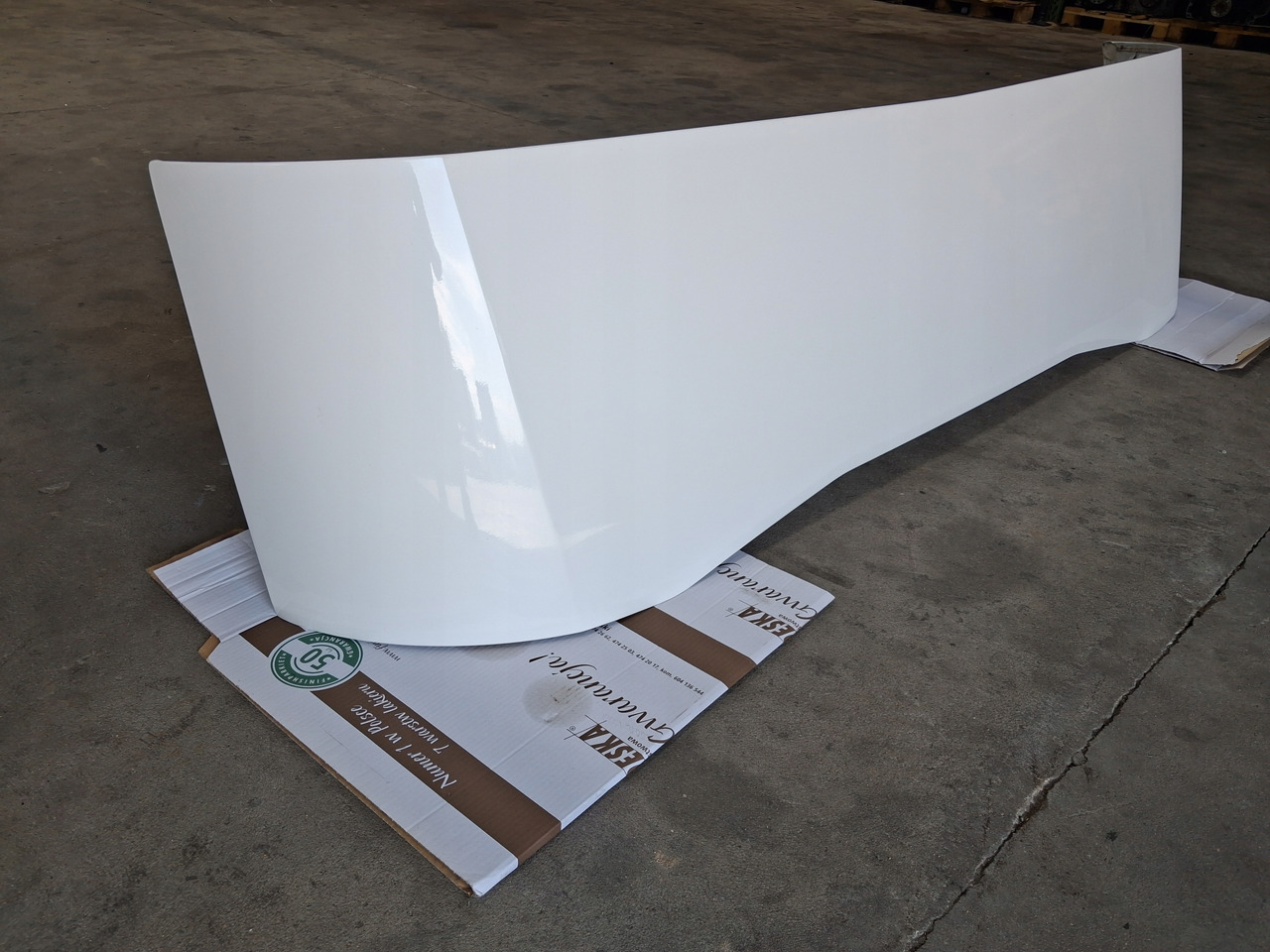 RENAULT MASKA ATRAPA PRZÓD KABINY ORYGINAŁ RENAULT GAMA T EURO 6 - Капот для Грузовиков: фото 2 RENAULT MASKA ATRAPA PRZÓD KABINY ORYGINAŁ RENAULT GAMA T EURO 6 - Капот для Грузовиков: фото 2