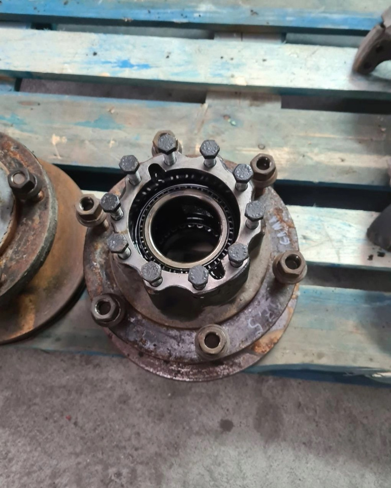 RENAULT PIASTA KOMPLETNA TYŁ 17.5 6 SZPILEK - Ступица: фото 2 RENAULT PIASTA KOMPLETNA TYŁ 17.5 6 SZPILEK - Ступица: фото 2