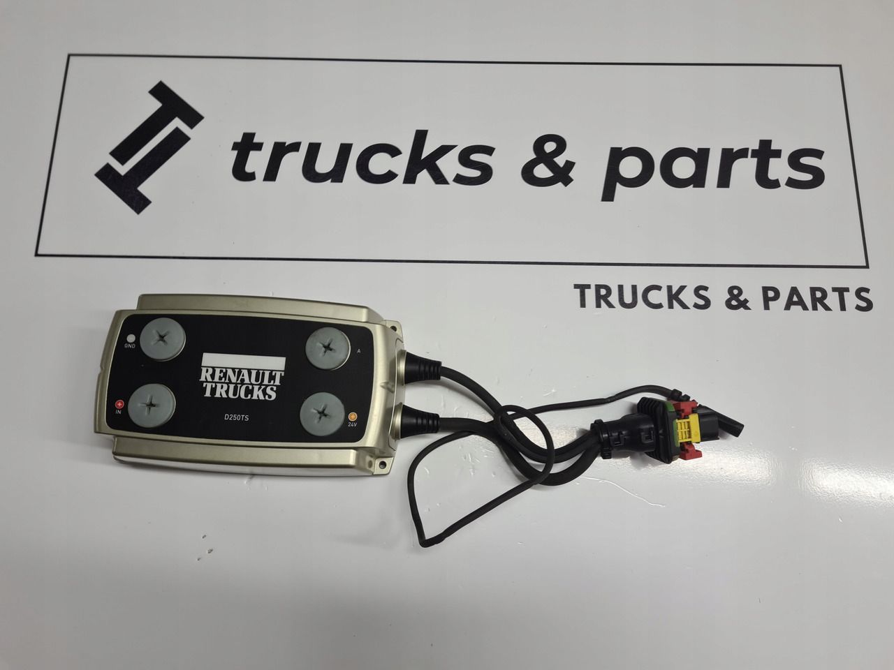 RENAULT REGULATOR NAPIĘCIA AKUMULATORA RENAULT GAMA RANGE T EVO - Электрическая система для Грузовиков: фото 1 RENAULT REGULATOR NAPIĘCIA AKUMULATORA RENAULT GAMA RANGE T EVO - Электрическая система для Грузовиков: фото 1