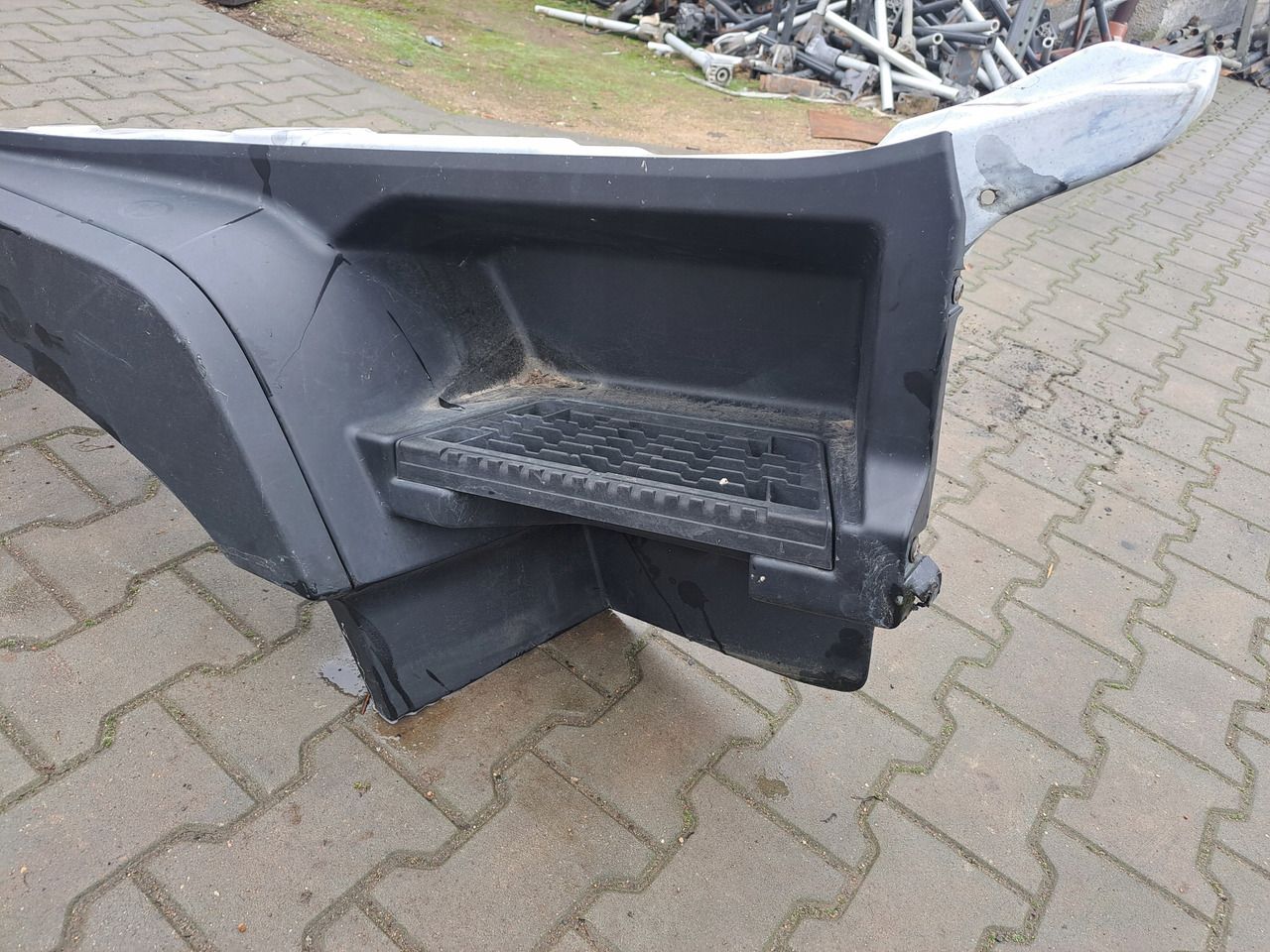 RENAULT STOPNICA GÓRNA STOPIEŃ PRAWY RENAULT GAMA T RANGE - Боковая подножка для Грузовиков: фото 2 RENAULT STOPNICA GÓRNA STOPIEŃ PRAWY RENAULT GAMA T RANGE - Боковая подножка для Грузовиков: фото 2