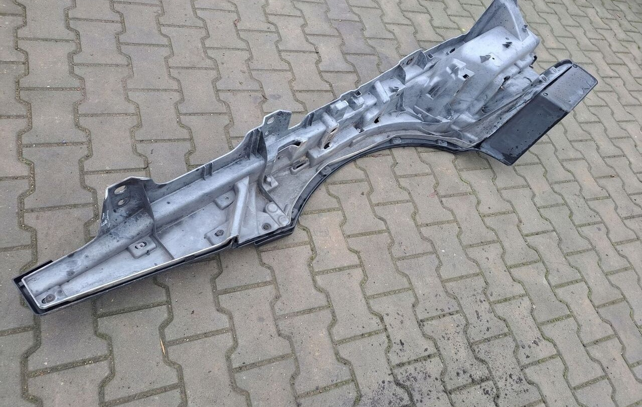 Renault STOPNICA GÓRNA STOPIEŃ LEWY RENAULT GAMA T RANGE - Боковая подножка для Грузовиков: фото 5 Renault STOPNICA GÓRNA STOPIEŃ LEWY RENAULT GAMA T RANGE - Боковая подножка для Грузовиков: фото 5