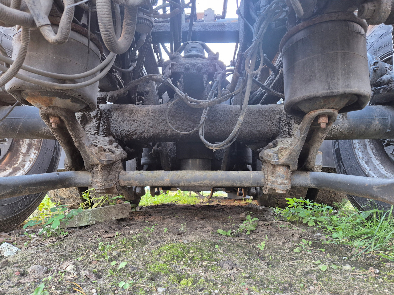 VOLVO BELKA OŚ TYŁ WLECZONA PODNOSZONA KOMPLETNA VOLVO FH FM FMX RENAULT - Подвеска: фото 4 VOLVO BELKA OŚ TYŁ WLECZONA PODNOSZONA KOMPLETNA VOLVO FH FM FMX RENAULT - Подвеска: фото 4