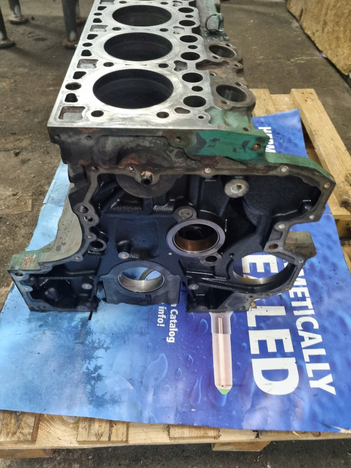 VOLVO BLOK SILNIKA GOŁY SŁUPEK VOLVO FL FE RENAULT PREMIUM MIDLUM DXI 7 D7F - Блок цилиндров для Грузовиков: фото 4 VOLVO BLOK SILNIKA GOŁY SŁUPEK VOLVO FL FE RENAULT PREMIUM MIDLUM DXI 7 D7F - Блок цилиндров для Грузовиков: фото 4