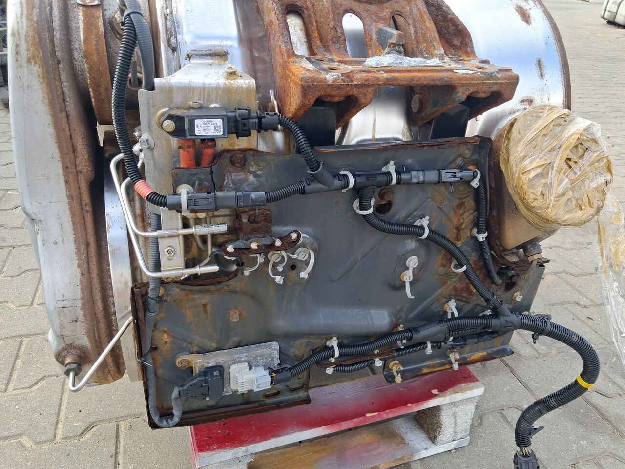 VOLVO KATALIZATOR TŁUMIK DPF FILTR KOMPLETNY RENAULT GAMA T RANGE VOLVO FH 4 FM 4 - Катализатор для Грузовиков: фото 2 VOLVO KATALIZATOR TŁUMIK DPF FILTR KOMPLETNY RENAULT GAMA T RANGE VOLVO FH 4 FM 4 - Катализатор для Грузовиков: фото 2