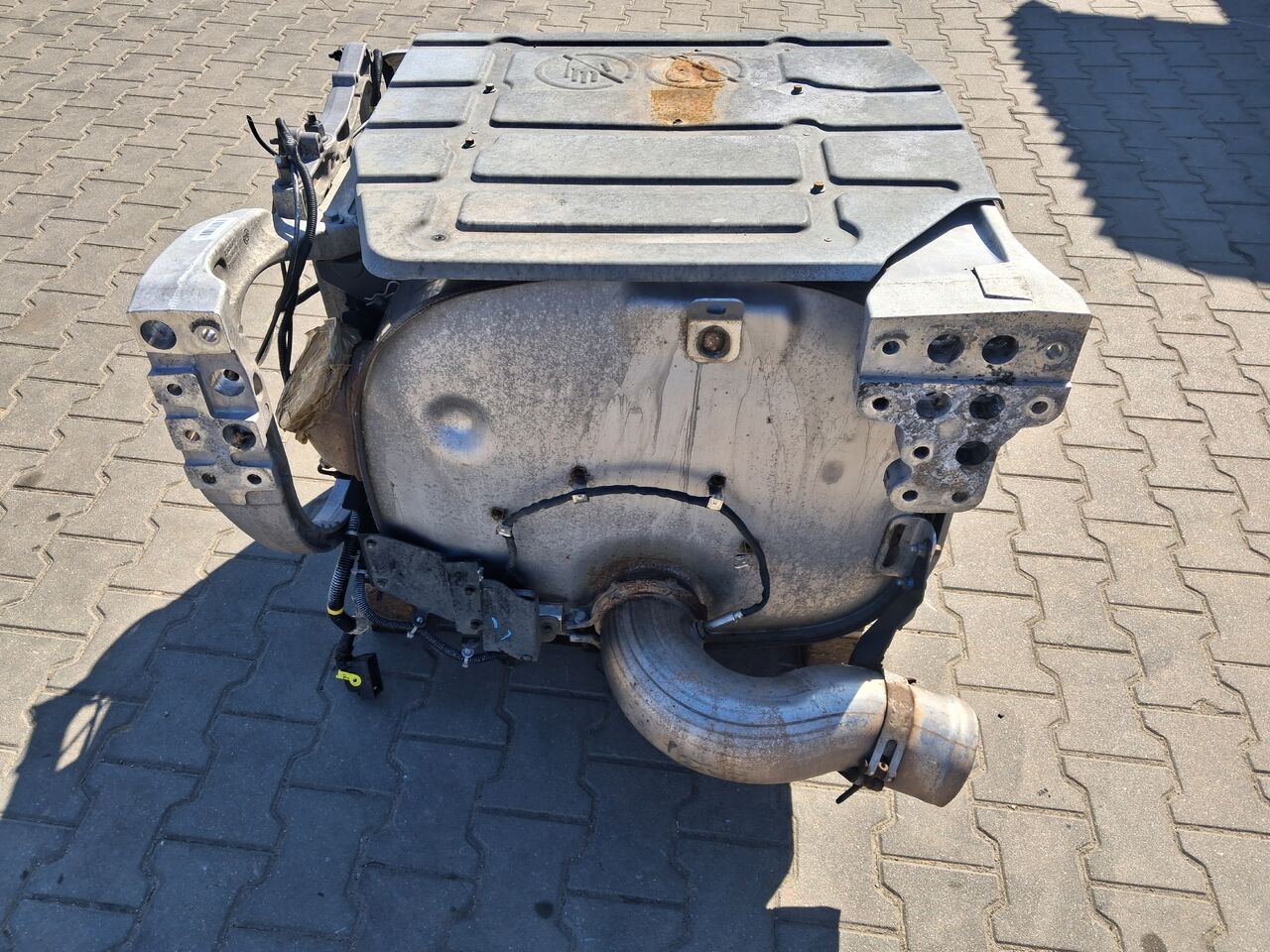 VOLVO KATALIZATOR TŁUMIK DPF FILTR KOMPLETNY VOLVO FH 4 FM 4 RENAULT GAMA T RANGE - Катализатор: фото 4 VOLVO KATALIZATOR TŁUMIK DPF FILTR KOMPLETNY VOLVO FH 4 FM 4 RENAULT GAMA T RANGE - Катализатор: фото 4