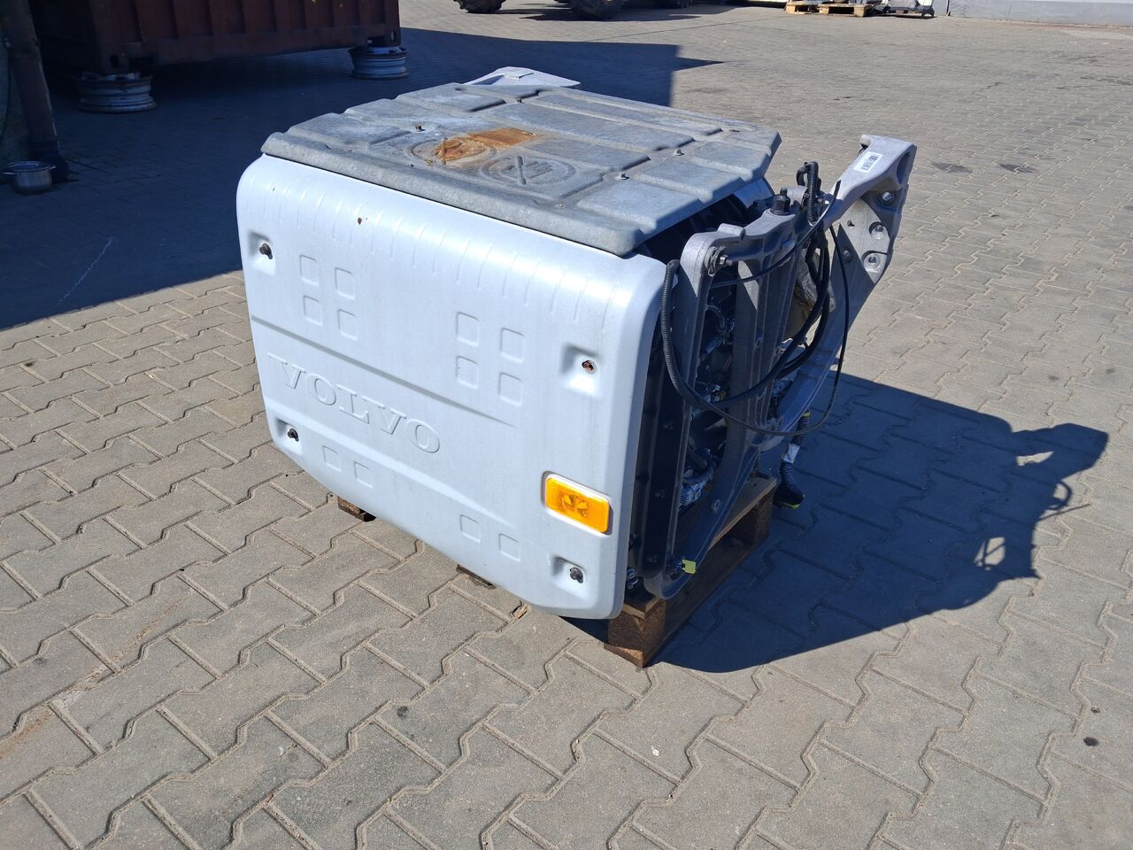 VOLVO KATALIZATOR TŁUMIK DPF FILTR KOMPLETNY VOLVO FH 4 FM 4 RENAULT GAMA T RANGE - Катализатор: фото 1 VOLVO KATALIZATOR TŁUMIK DPF FILTR KOMPLETNY VOLVO FH 4 FM 4 RENAULT GAMA T RANGE - Катализатор: фото 1