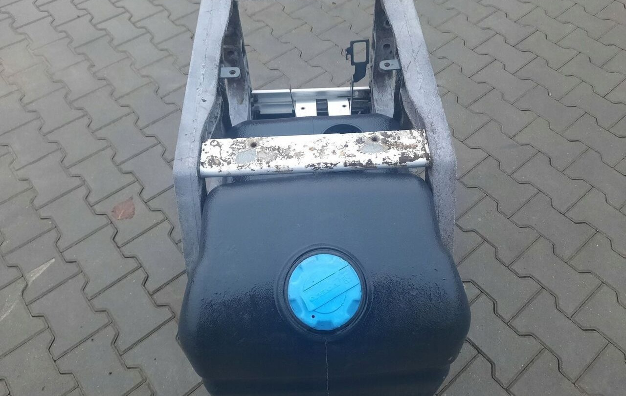 VOLVO ZBIORNIK ADBLUE RENAULT GAMA RANGE K C T VOLVO FH 4 FM 4 FMX FH 5 FM 5 - Бак для AdBlue для Грузовиков: фото 3 VOLVO ZBIORNIK ADBLUE RENAULT GAMA RANGE K C T VOLVO FH 4 FM 4 FMX FH 5 FM 5 - Бак для AdBlue для Грузовиков: фото 3