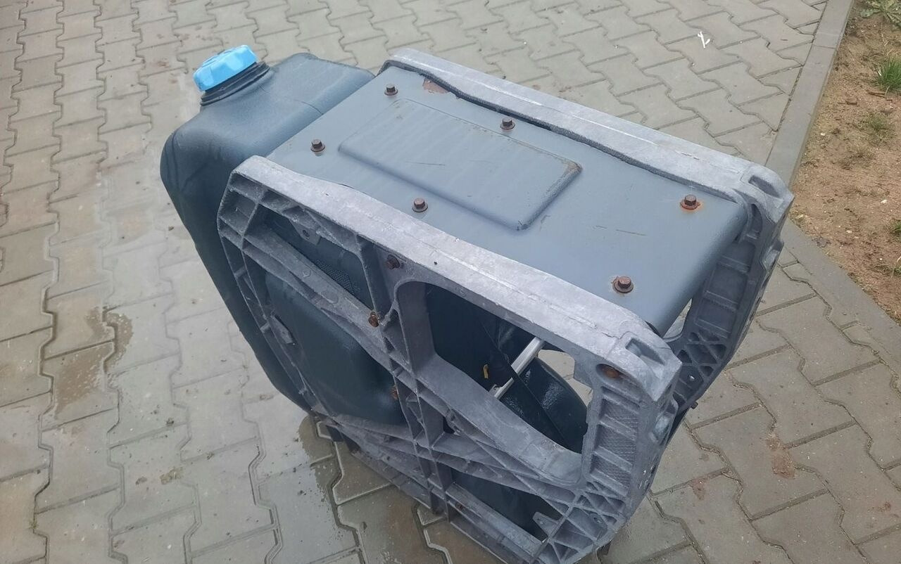 VOLVO ZBIORNIK ADBLUE RENAULT GAMA RANGE T K C VOLVO FH 4 FM 4 FMX FH 5 FM 5 - Бак для AdBlue для Грузовиков: фото 2 VOLVO ZBIORNIK ADBLUE RENAULT GAMA RANGE T K C VOLVO FH 4 FM 4 FMX FH 5 FM 5 - Бак для AdBlue для Грузовиков: фото 2