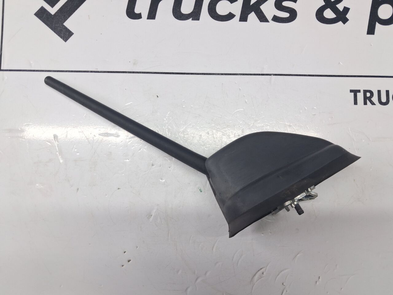 Volvo ANTENA DACHOWA CB RADIA VOLVO FH FM 4 5 FMX RENAULT GAMA T RANGE C K 22472981 - Электрическая система для Грузовиков: фото 2 Volvo ANTENA DACHOWA CB RADIA VOLVO FH FM 4 5 FMX RENAULT GAMA T RANGE C K 22472981 - Электрическая система для Грузовиков: фото 2