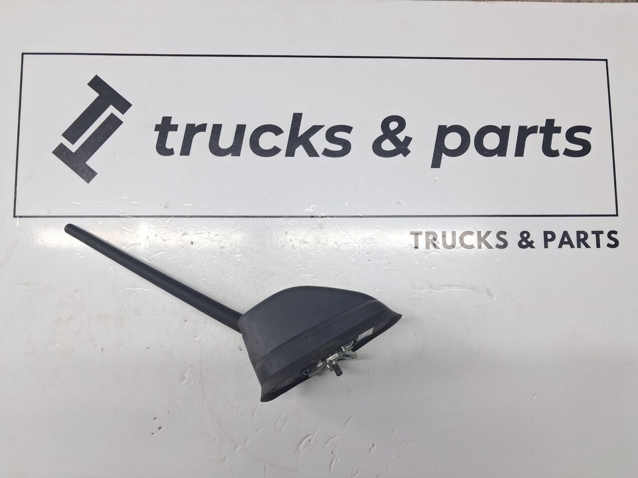 Volvo ANTENA DACHOWA CB RADIA VOLVO FH FM 4 5 FMX RENAULT GAMA T RANGE C K 22472981 - Электрическая система для Грузовиков: фото 1 Volvo ANTENA DACHOWA CB RADIA VOLVO FH FM 4 5 FMX RENAULT GAMA T RANGE C K 22472981 - Электрическая система для Грузовиков: фото 1