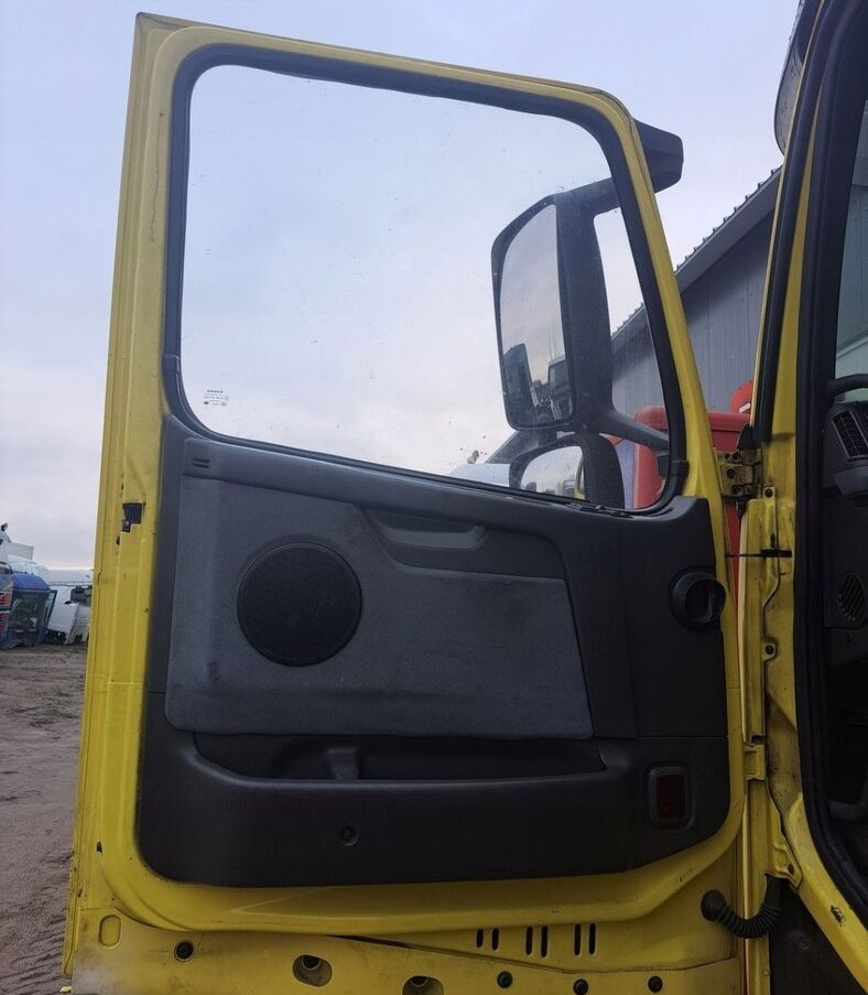 Volvo FH 12 13 - Дверь и запчасти для Грузовиков: фото 2 Volvo FH 12 13 - Дверь и запчасти для Грузовиков: фото 2
