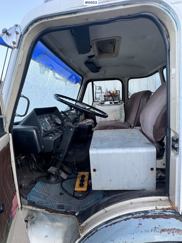 Грузовик для перевозки животных 1971 Volvo F85 Livestock Transporter: фото 6 Грузовик для перевозки животных 1971 Volvo F85 Livestock Transporter: фото 6